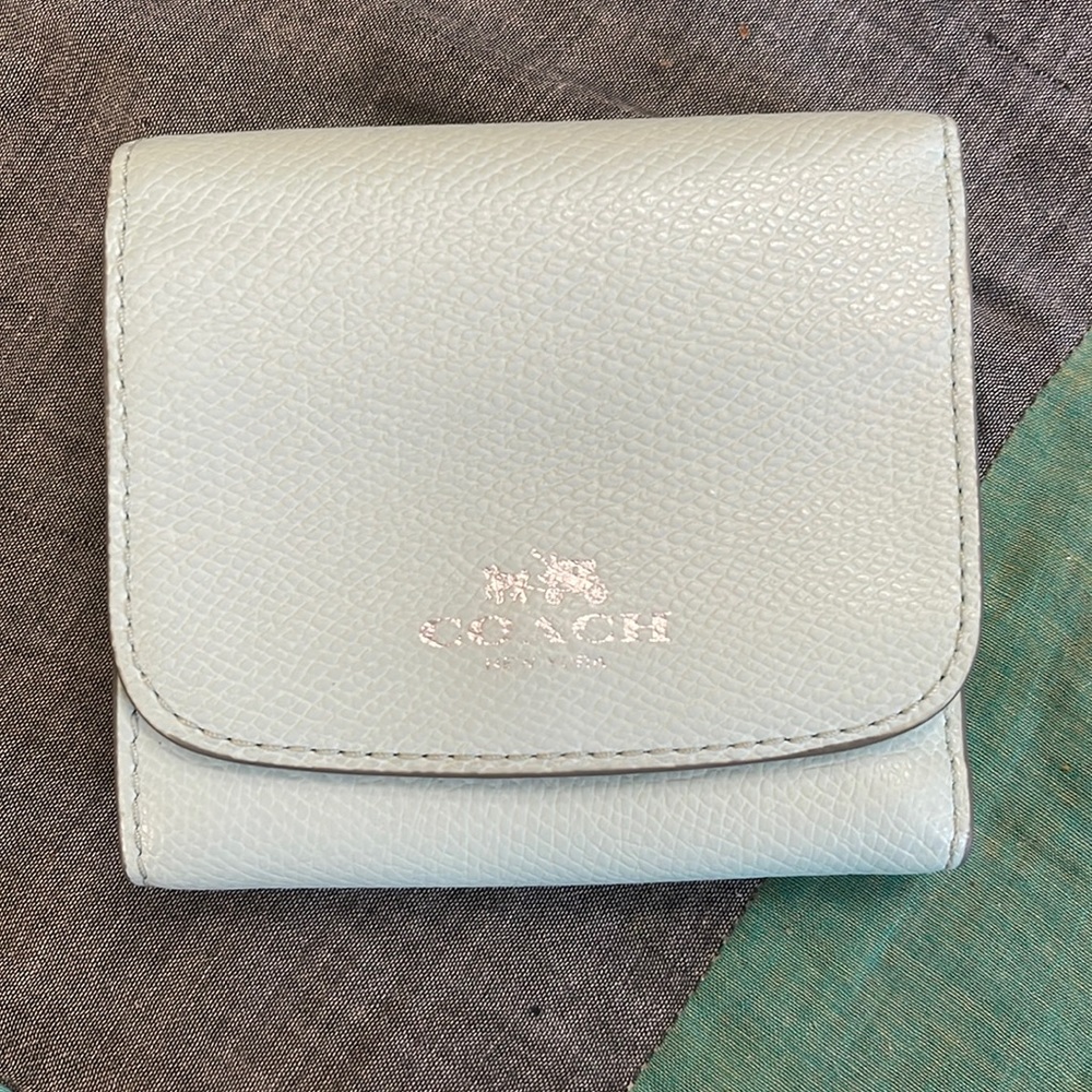 EUC COACH wallet. Leather, mint green, lovely spring color!